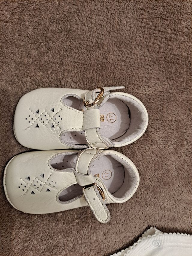 Conjunto bautizo talla 6 meses.