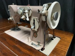 Maquina de coser Singer