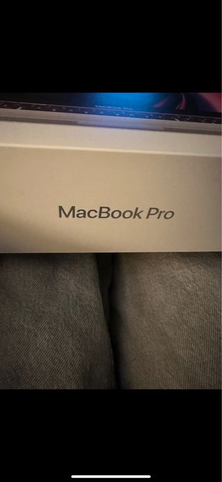 Caja MacBook Pro