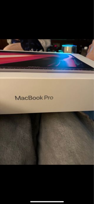Caja MacBook Pro