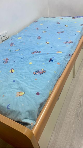 Armario ,cómoda y cama. 90x 190 la Marca TRAMA