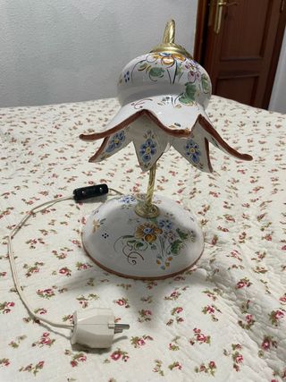 Lámpara antigua de mesa