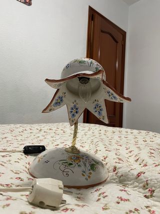 Lámpara antigua de mesa