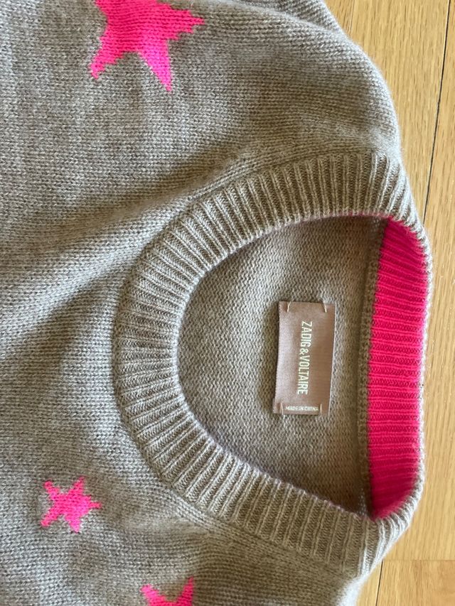 Jersey beige con estrellas rosas