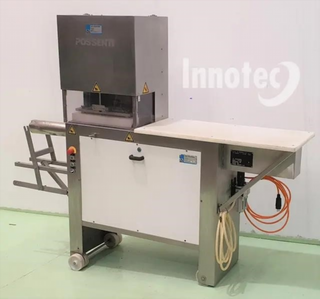 EMBUCHADORA O PRENSA DE PIEZAS DE CARNE FIBROSAS