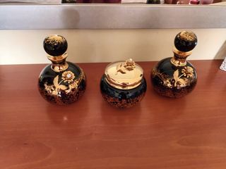 Juego de tocador bañado en oro.