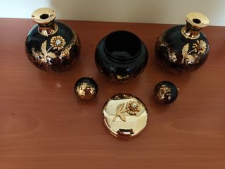 Juego de tocador bañado en oro.