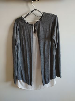 Camisa de manga larga gris. Muy poco usada.