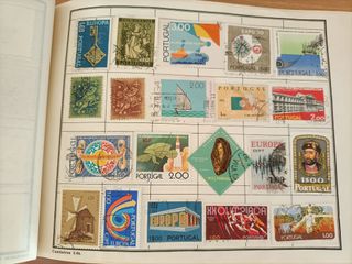 Sellos de Portugal y sus Colonias. Álbum con 83