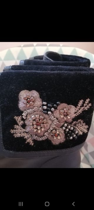 Botas mujer piel negras Zara.