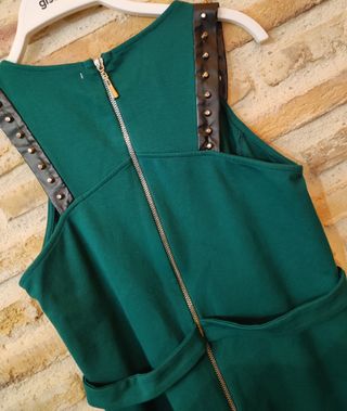 VESTIDO SIN MANGA TACHITAS POLIPIEL