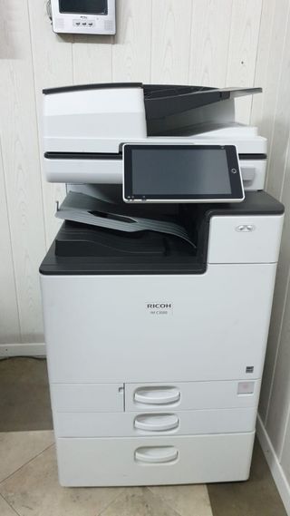 Impresora multifunción Ricoh IMC 3000