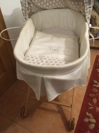Seron Minicuna Cuna Moises con patas de ruedas