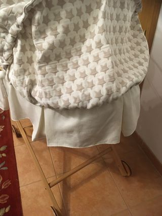 Seron Minicuna Cuna Moises con patas de ruedas