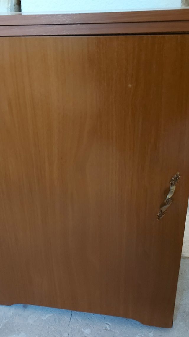 Máquina de coser Antigua con mueble