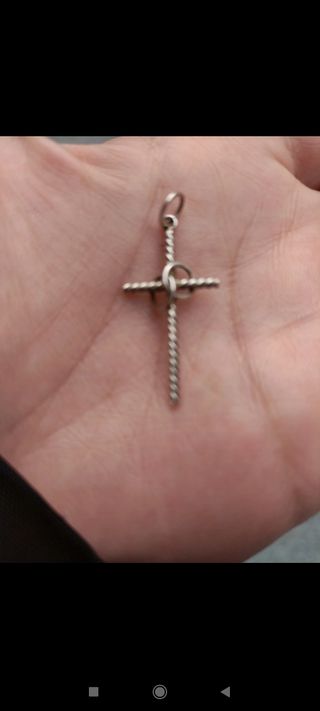 Cruz de plata antigua, diseño