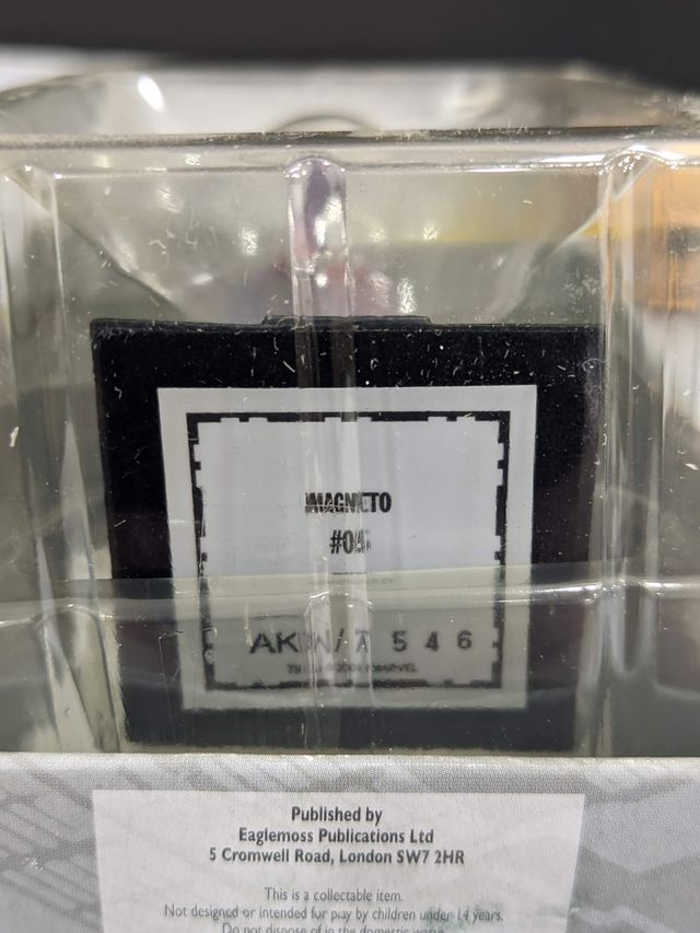 FIGURA DE PLOMO MARVEL - MAGNETO