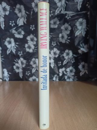 Libro "Invitada de Honor
"