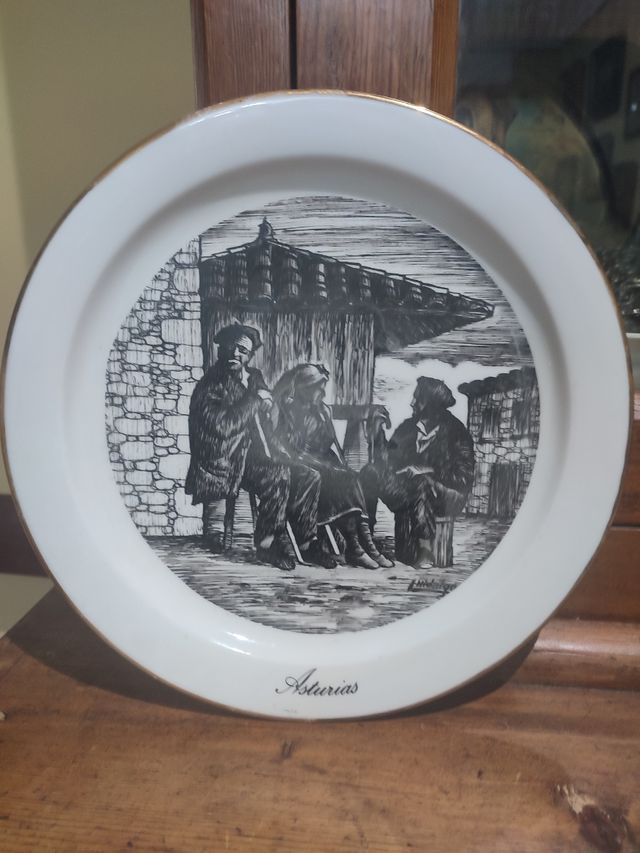 Plato pintado a mano por Lelé Hidalgo