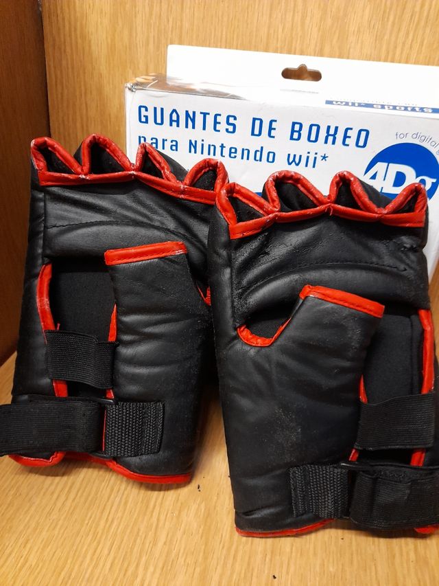 Guantes de boxeo Nintendo Wii.