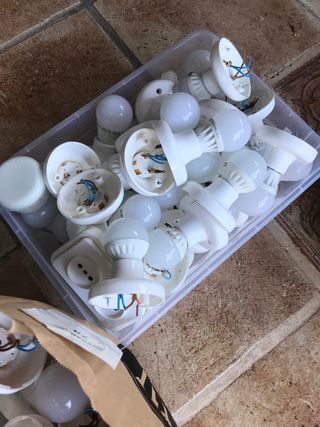 Portalámparas, Bombillas, Enchufes y Apliques