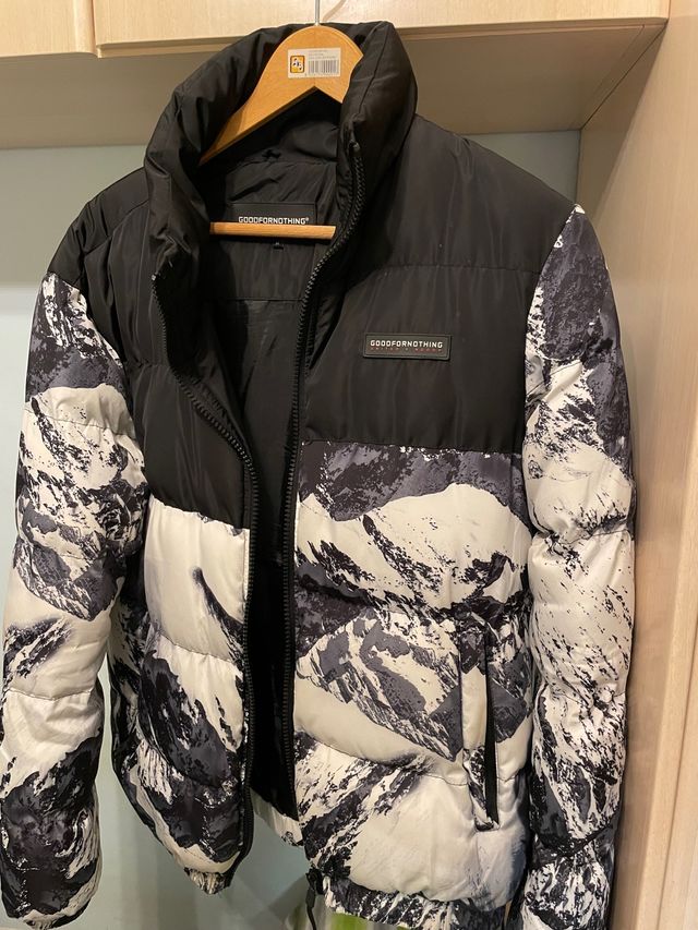 Chaqueta de invierno con camuflaje de montaña