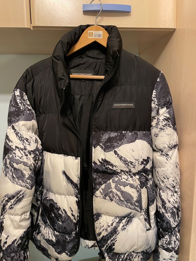 Chaqueta de invierno con camuflaje de montaña