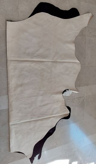 Alfombra piel de vaca 2x2 m nueva.