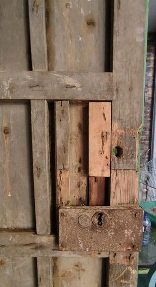 puerta antigua ideal para mesa o cabecero.