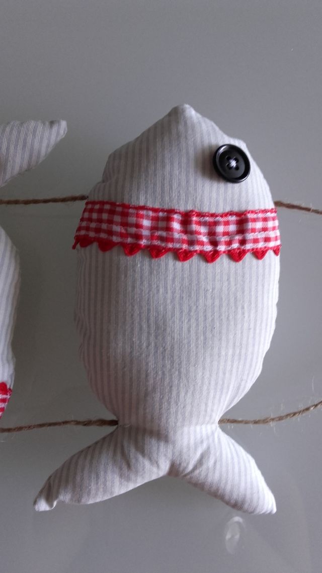 Decorazione da appendere 3 pesci a righe grigio