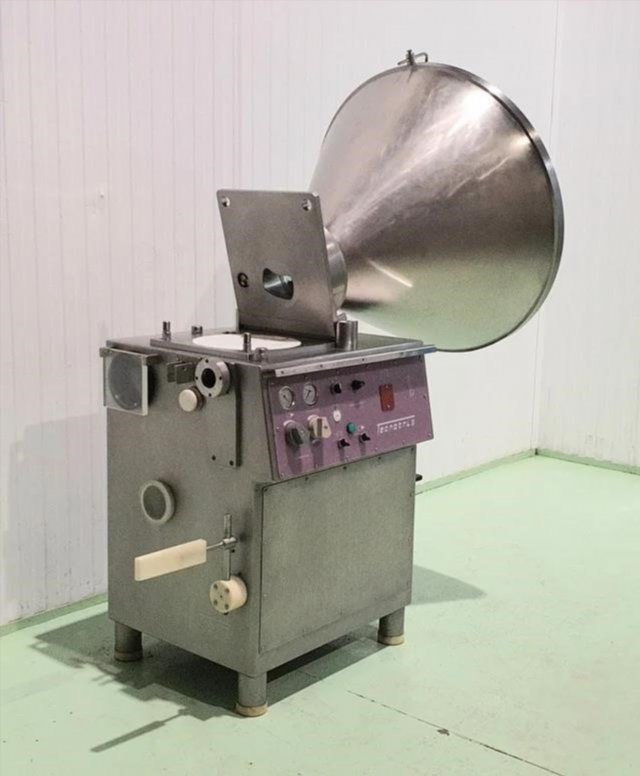 EMBUTIDORA CON VACIO TECNOTRIP EC4N