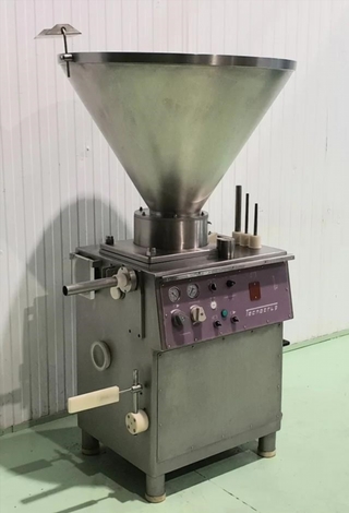 EMBUTIDORA CON VACIO TECNOTRIP EC4N