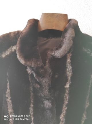 Abrigo cazadora de piel.