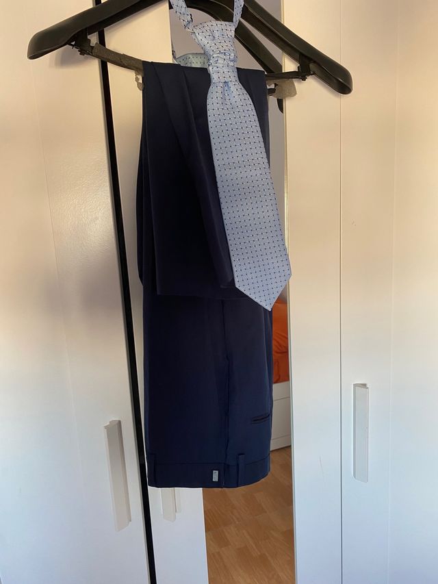 Chaqué de boda azul