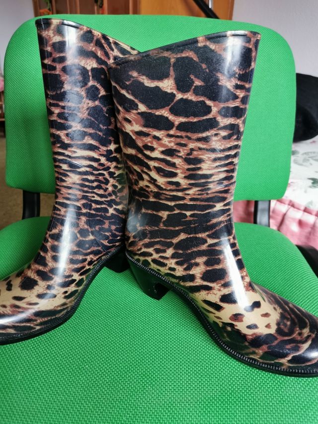 BOTAS DE AGUA, estampado  animal print N 39