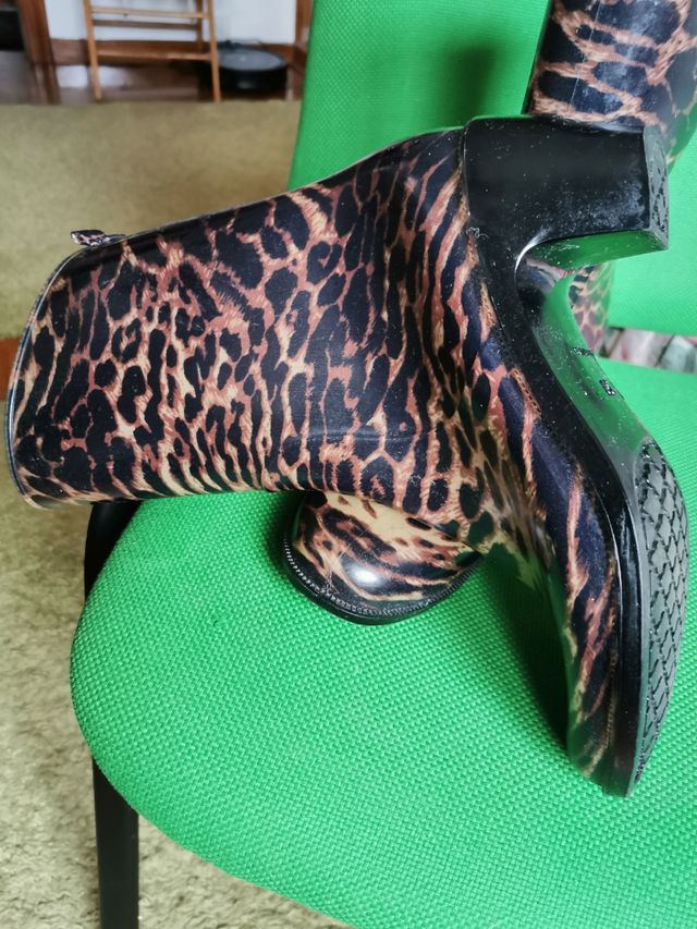 BOTAS DE AGUA, estampado  animal print N 39