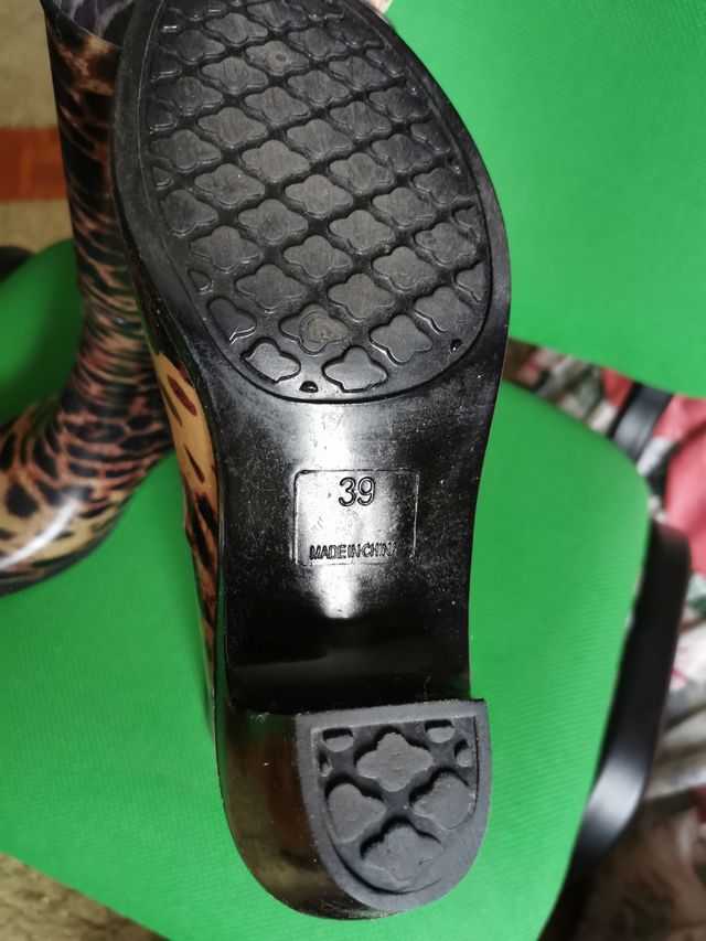 BOTAS DE AGUA, estampado  animal print N 39