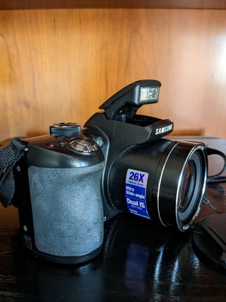 Cámara de fotos Samsung Bridge WB100