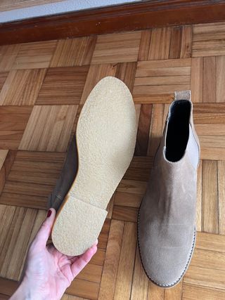 Botín hombre serraje beige de Zara