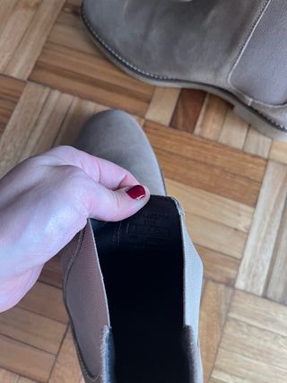 Botín hombre serraje beige de Zara