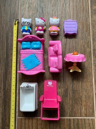 FIGURITAS HELLO KITTY Y MUEBLES