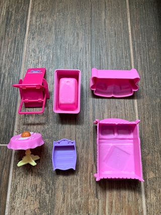 FIGURITAS HELLO KITTY Y MUEBLES