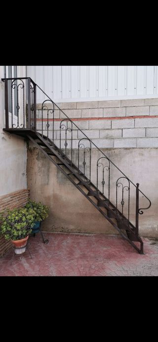 Escalera de forja. 