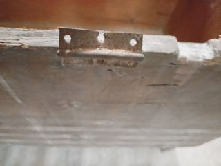 Baule rosso vintage senza coperchio