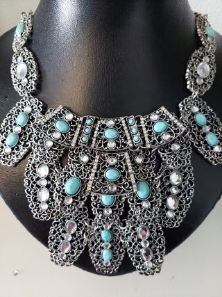 Un precioso  collar, Zara. 