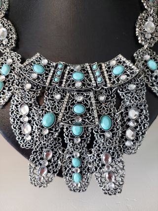 Un precioso  collar, Zara. 