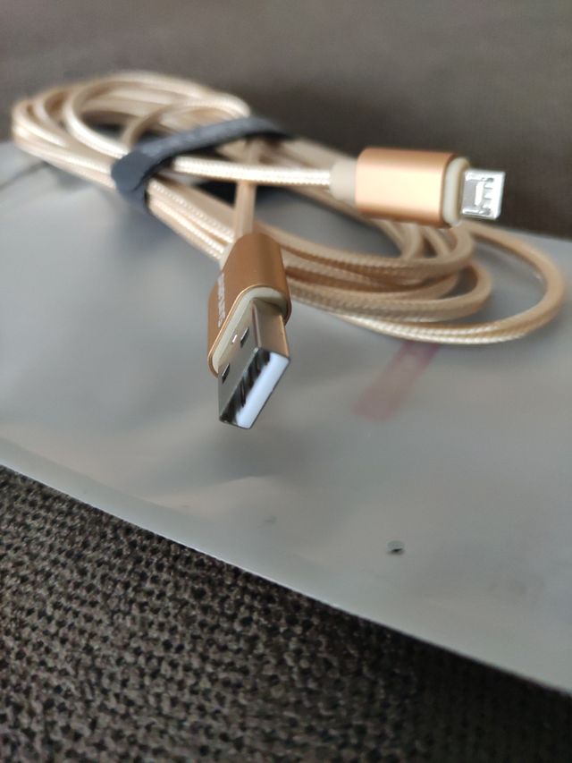 Cable micro USB dorado Suntaiho 2 metros