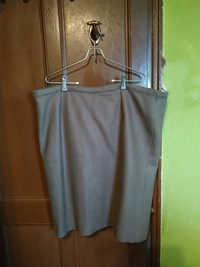 Traje marrón