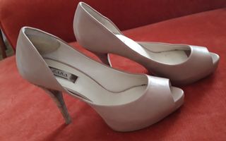 Zapatos beis corte salón  Zara Collection