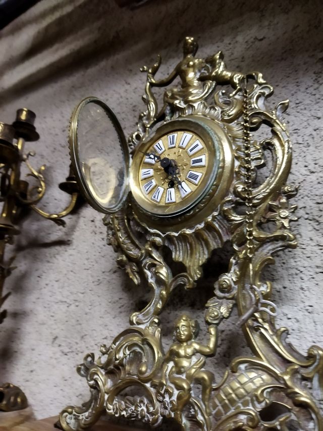 orologio e lampadari antichi e sorprendenti.game.game